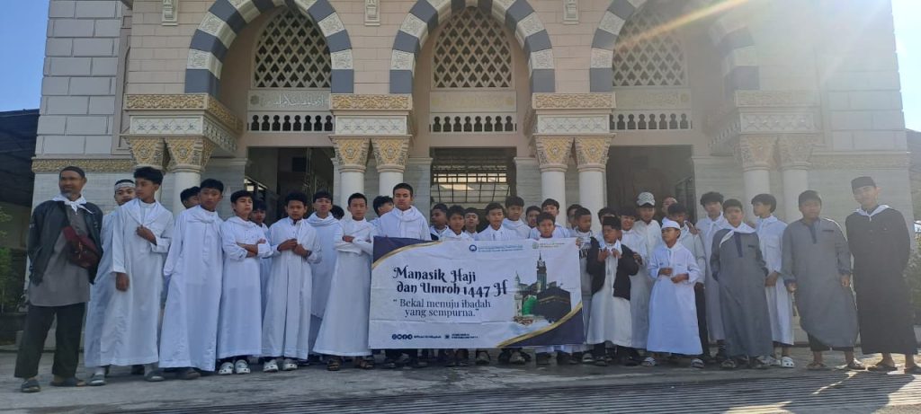 Persiapkan Generasi Pecinta Baitullah, MAIBS Gelar Manasik Haji di Plaza Haji Al Qosbah Bandung
